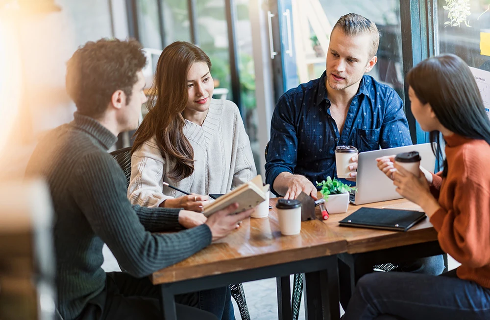 사이트 오픈 이후에도 안정적인 운영을 위해 유지관리 서비스를 제공합니다. 필요 시 매뉴얼 제공으로 자체 관리가 가능하도록 지원합니다.